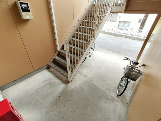 フローラ東岩槻のロビー