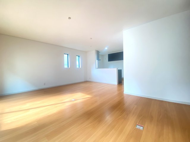 『八王子市新築戸建て』八王子市元八王子町3-2153-98【仲介手数料無料】　６期の居間・リビング|～仲介手数料無料☆八王子ひなた不動産～　八王子市元八王子町　新築戸建て