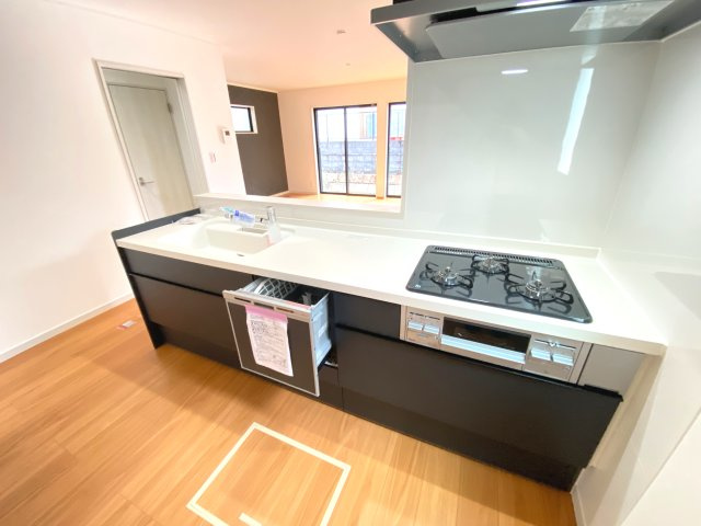 『八王子市新築戸建て』八王子市元八王子町3-2153-98【仲介手数料無料】　６期のキッチン|～仲介手数料無料☆八王子ひなた不動産～　八王子市元八王子町　新築戸建て