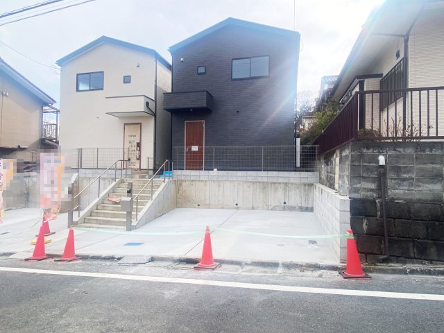 『八王子市新築戸建て』八王子市元八王子町3-2153-98【仲介手数料無料】　６期の前面道路含む現地写真|～仲介手数料無料☆八王子ひなた不動産～　八王子市元八王子町　新築戸建て