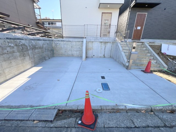 祝　成約済み　八王子市　元八王子町　新築戸建て　６期の駐車場|～仲介手数料無料☆八王子ひなた不動産～　八王子市元八王子町　新築戸建て
