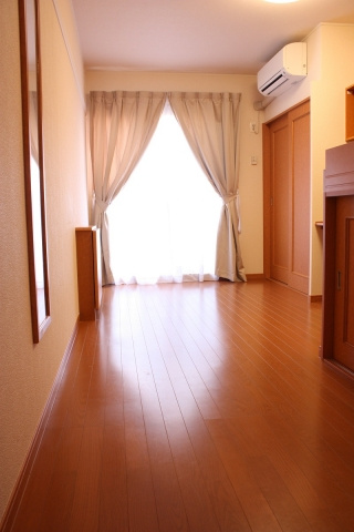 サンシティーの居間・リビング