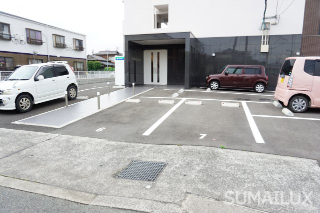 熊本市西区蓮台寺２丁目の賃貸マンションの駐車場