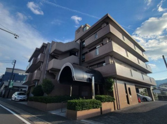 【外観】 | 【ネオハイツ桧原】２０２４年２月、リフォーム完成いたしました♪少しでも気になる方はすぐにご連絡ください。住宅ローン・その他ご質問等いつでもお待ちしております。