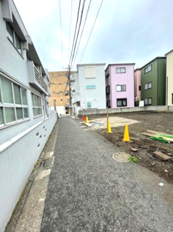 【前面道路含む現地写真】