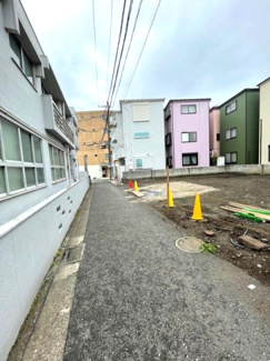 【前面道路含む現地写真】