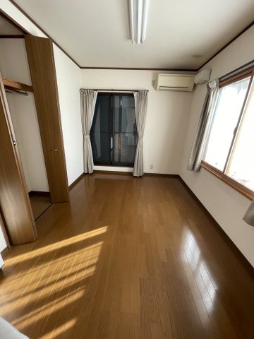 伊豆高原　東興　戸建ての洋室