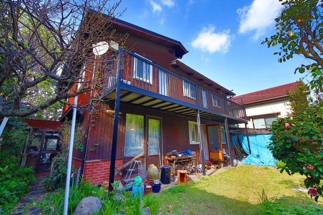 【武蔵新城広いお庭のある一戸建て】土地402㎡・建物145㎡の画像