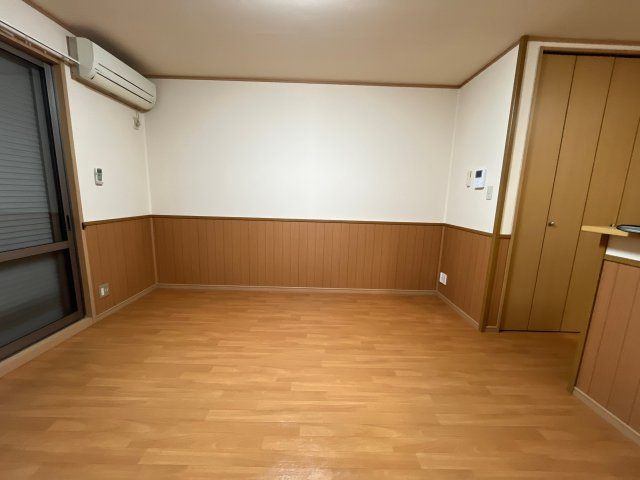 丸萬二番館の寝室