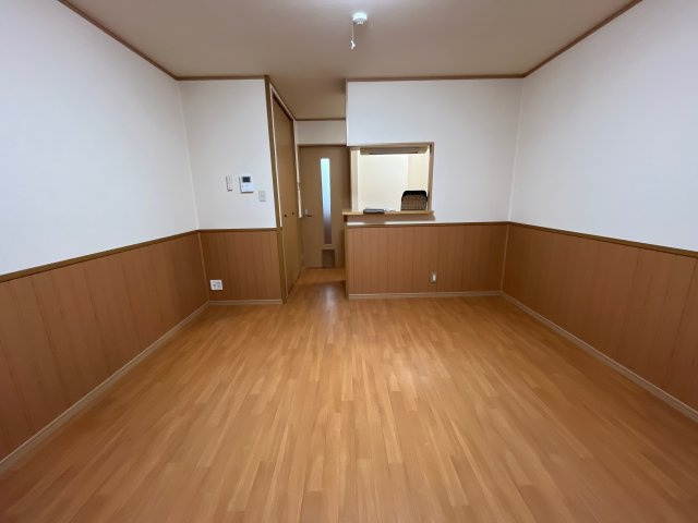 丸萬二番館の居間・リビング