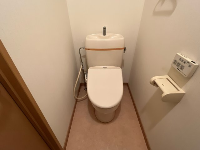 丸萬二番館のトイレ