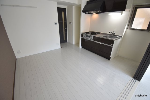 ハーヴェスト江坂 仲介手数料無料の居間・リビング