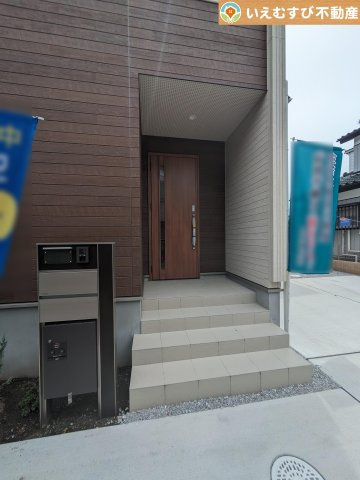 BLOOMING GARDEN　本庄市日の出4丁目のエントランス