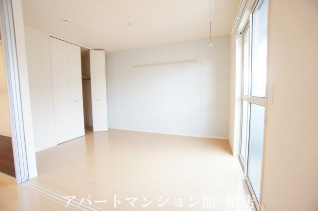カームベリーＣの洋室
