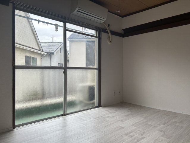 南浦和寿コーポの洋室