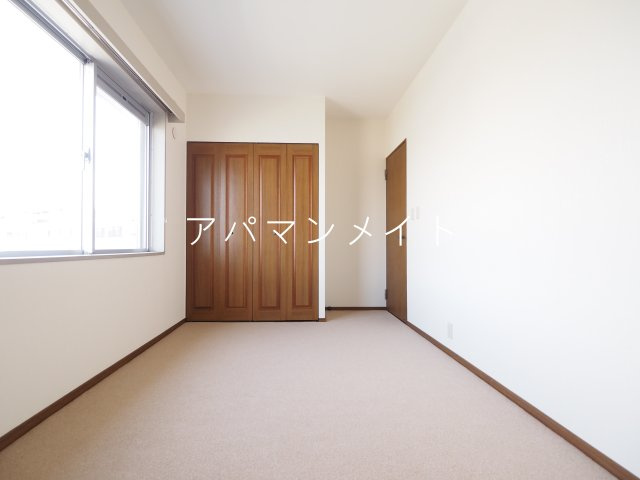 【寝室】 | ハイツ東戸塚ⅡB号棟 | 広くて明るい寝室