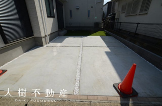 【駐車場】