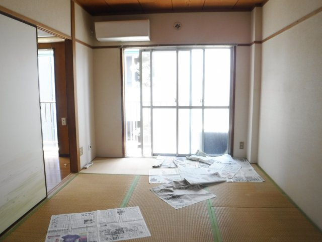 豊田ビルの和室