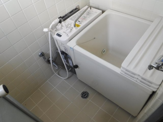 豊田ビルの浴室