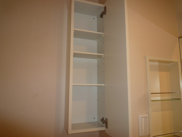 アランフェス羽島の洗面所|収納棚