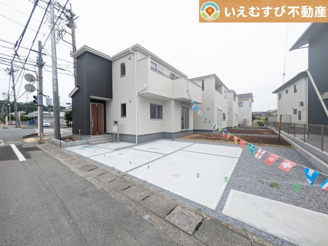 Livele Garden.S　小川町小川第6の駐車場|2台駐車可能なスペース完備
しっかり舗装してある駐車スペースで天気が悪く足元が悪い日でも乗り降りしやすい♪