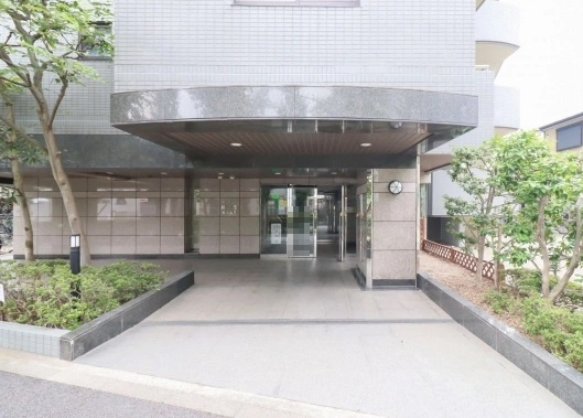サンライフ新小岩親水公園　2階　リ　ノベーション済のエントランス