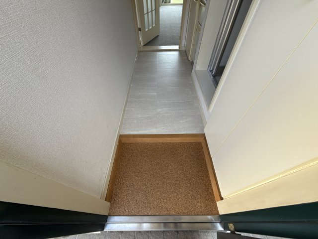 メゾン・ド・ＫＹ西飾磨の玄関
