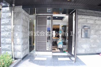 【エントランス】 | プレサンス上町台リベルテ | 清潔なエントランスです