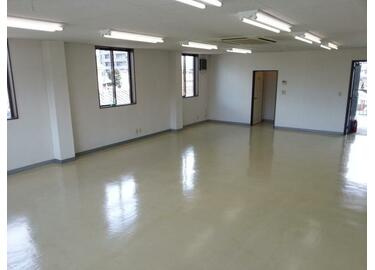 八幡町　貸事務所