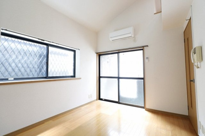 【居間・リビング】 | ポラリス箱崎東Ⅰ | 別号室の写真になります。現況優先。