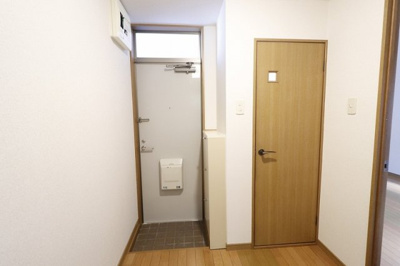 【玄関】 | ポラリス箱崎東Ⅰ | 別号室の写真になります。現況優先。