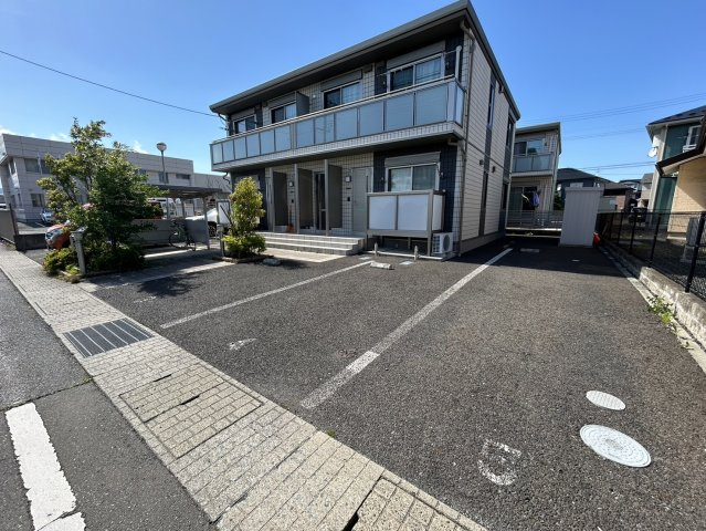 ハイムスクエア本宮弐番館の駐車場