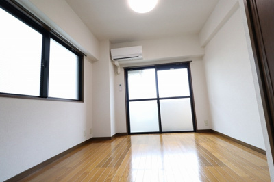 【洋室】 | ガーデンパレス⻄新 | 別号室の写真になります。現況優先。