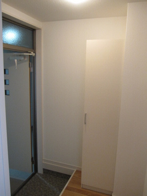 【玄関】 | アットイーズ香椎 | 別号室の写真になります。現況優先。