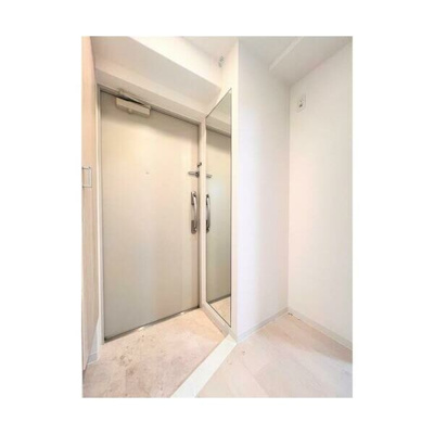 【玄関】 | グランエクラドーム前 | 明るい玄関です