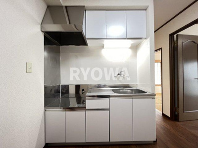 【キッチン】 | 金子マンション | 掲載の写真は退去前の写真となります。
