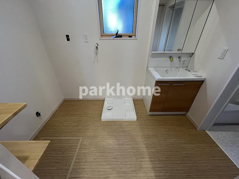 吾川郡いの町枝川　新築戸建てのランドリースペース