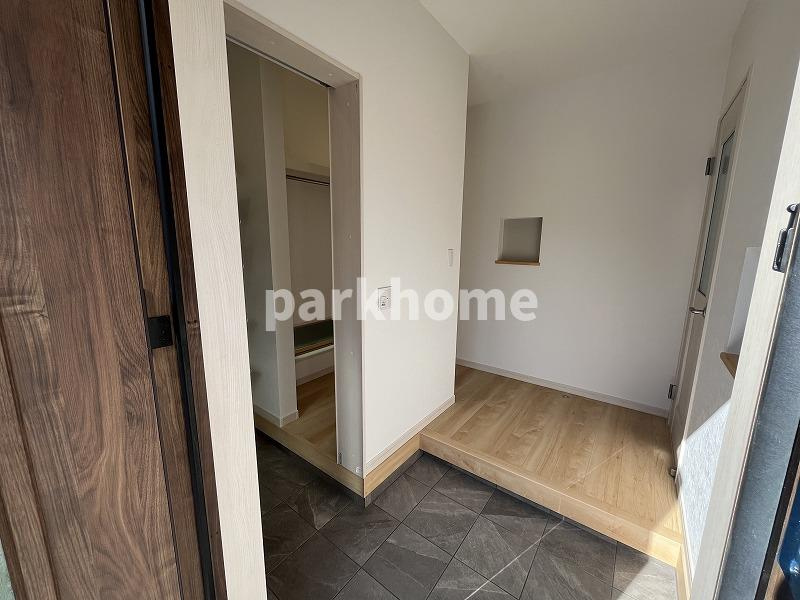 吾川郡いの町枝川　新築戸建ての玄関