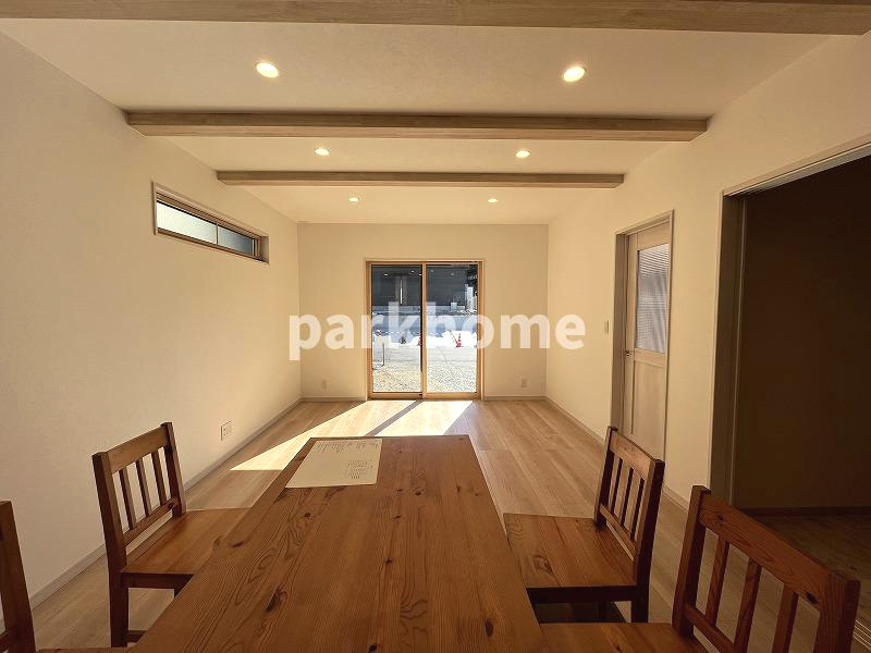 吾川郡いの町枝川　新築戸建ての居間・リビング