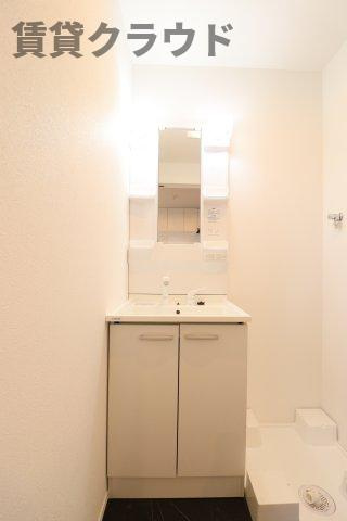 Like亥鼻の独立洗面台|朝の支度にも助かる、独立の洗髪洗面化粧台