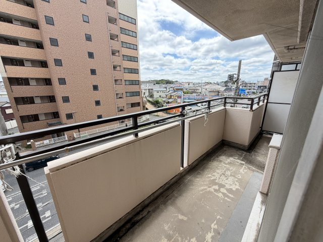 モンシャトー松戸の駐車場