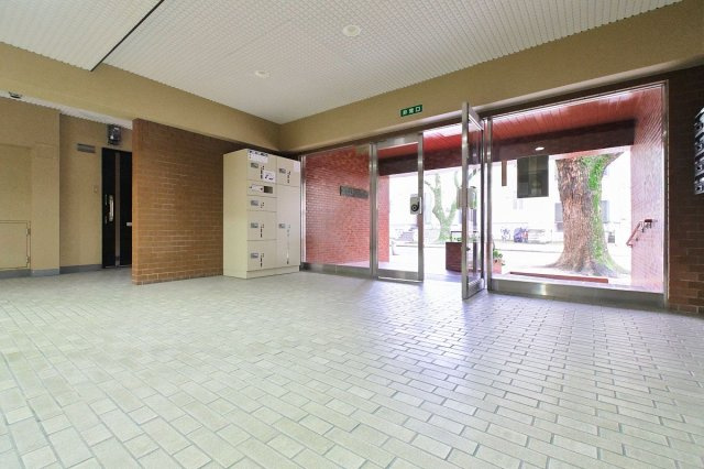 シャンボール香椎宮前のエントランス