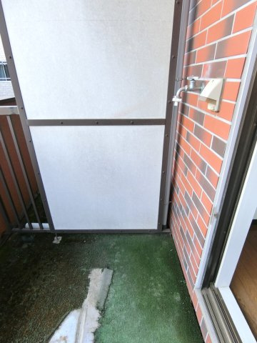 【設備】 | 壱番館 | 洗濯機置き場