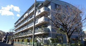 オガール川崎壱番館(川崎区小田6丁目）の外観|オガール川崎壱番館　JR南武線「小田栄」駅徒歩11分　新規内装リノベーション物件です　南西向きの為陽当り良好　1995年3月築　3LDK　

