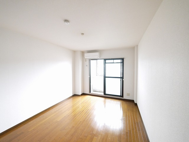 南新町ビルの洋室|ゆったりした洋室です