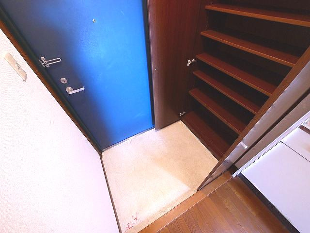 南新町ビルの玄関|落ち着いた玄関です