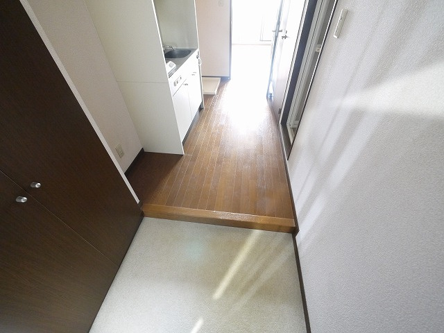 南新町ビルの玄関|毎日通る玄関はこちらです