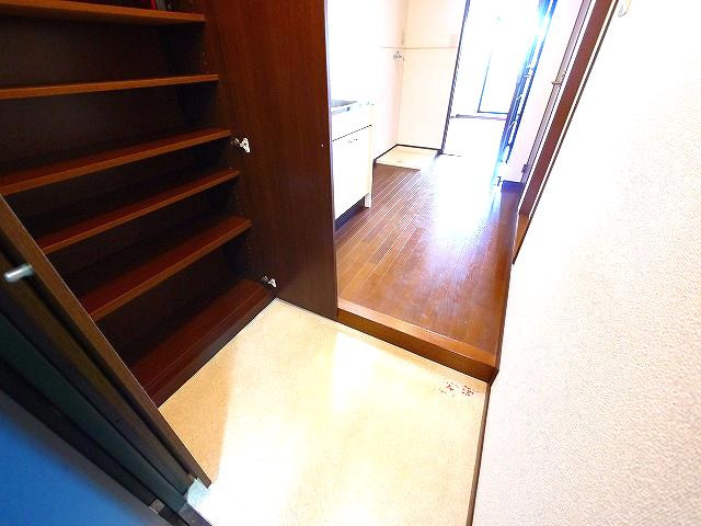 南新町ビルの玄関|玄関です