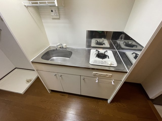 南新町ビルのキッチン|お料理しやすいキッチンです