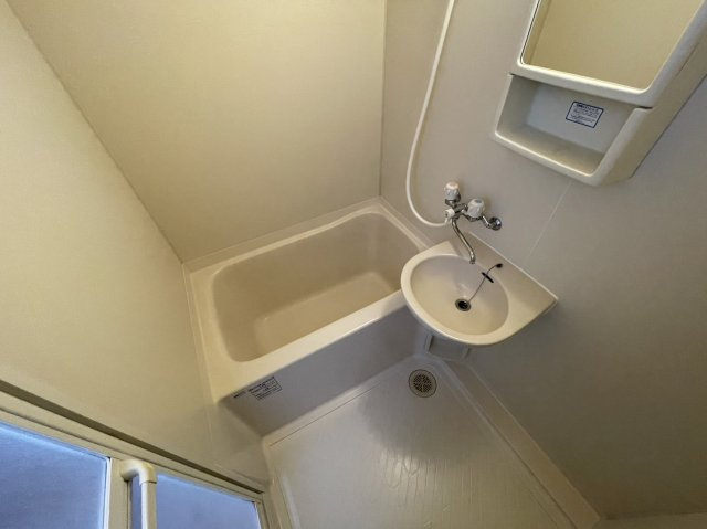 南新町ビルの浴室|日々の疲れを癒すお風呂付です